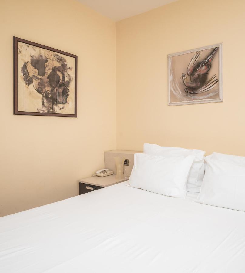 Pelister Skopje Bed and Breakfast Rum bild